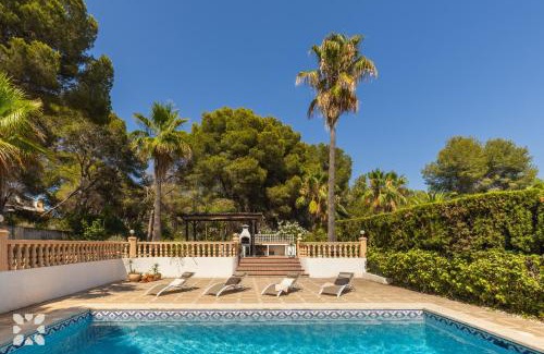 Moravit Villa | Villa Talaris by Abahana Villas