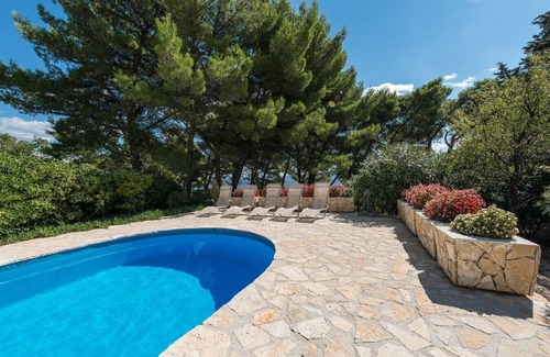 Cove Basina (Jelsa) Villa | Villa Vinea - Beachfront villa with pool, Brac Island