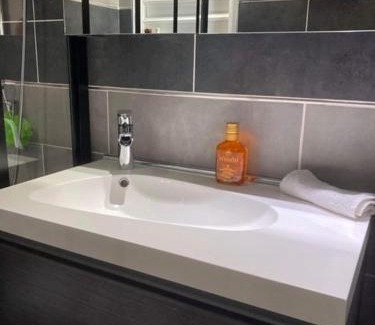 Cul de Sac Villa | Villa vue sur Pinel piscine jacuzzi