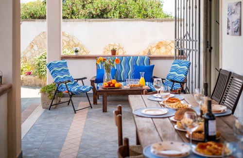 Torre Squillace Villa | Villa 'White Sand Private' with Private Garden, Wi-Fi and Air Conditioning