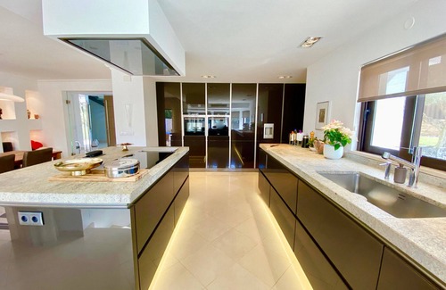 Quarteira Cottage | Villa with exquisite finishes