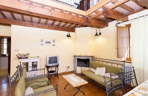 Ramazzano House | Villa with pool, garden and air conditioning