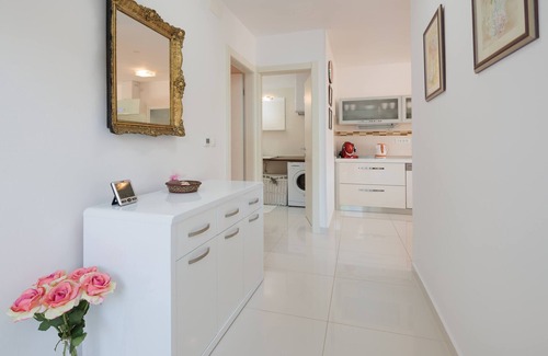 Seget Vranjica Villa | Villa with private swim pool, 40 meters from the sea