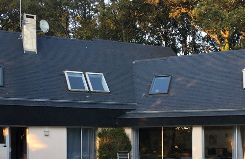 Quimper Villa | Villa with swimming pool beach road