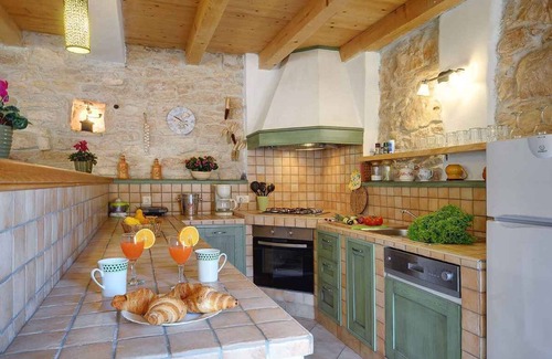 Gracisce Villa | Villa with swimming pool and children's playground