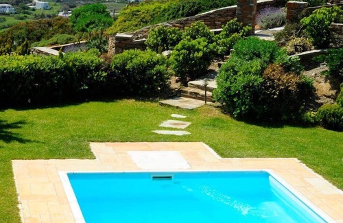 Kato Fellos House | Villa with view of the water