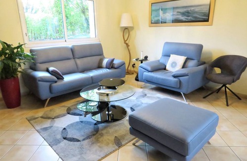 Tregastel House | Villa with WIFI, garden, 350m from the sea in TREGASTEL