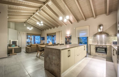 Limni Keri Villa | Villa Zenais, Luxury with swimming pool