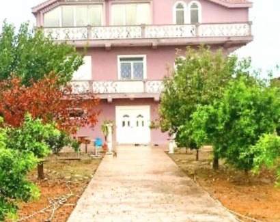 Xhafzotaj Apartment | Villas for rent Elena feeling home