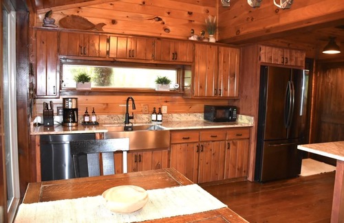 Broken Bow Cabin | Viney's on the River ~ Waterfront Couple's Retreat