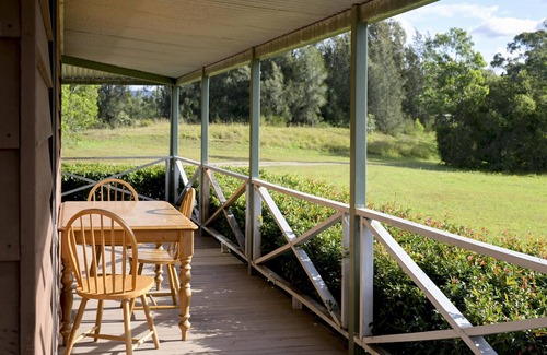 Pokolbin Cabin | Vineyard Cabin 6 - 1 bedroom with 1 x queen bed + sofa bed