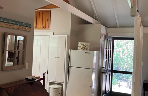 Vineyard Haven Cottage | Vineyard Haven Guest Cottage