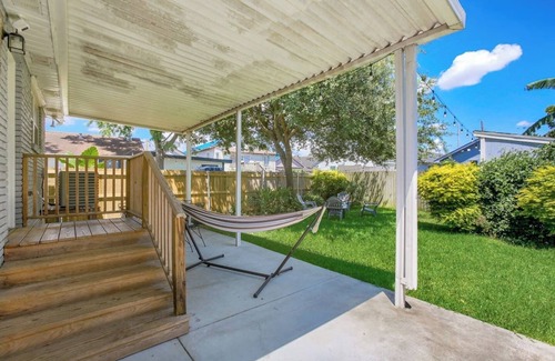 Bayou St. John House | Vintage Charm in Mid-City: 2BR, 1BA Home. Front Porches, Backyard - Steps to The Bayou