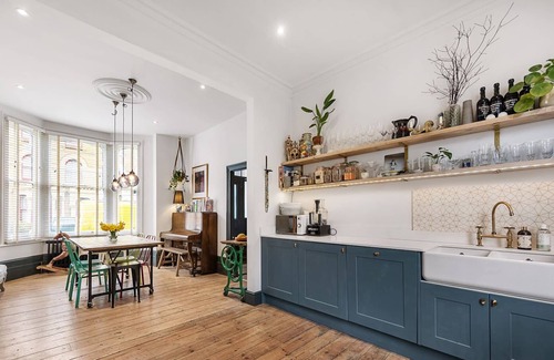 Brownswood House | Vintage Elegance in Finsbury Park, by Veeve