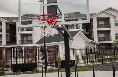 Star Apartment | Vintage Star apartment with pool, gym and Pac-Man