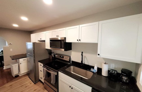 Joslyn Castle Apartment | Vintage Vibes, Modern Comfort Near UNMC