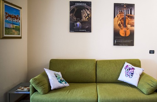 Cremona Apartment | VIOLINS AND MUSIC APARTMENT IN DOWNTOWN CREMONA - AT ANTONELLA'S HOUSE -