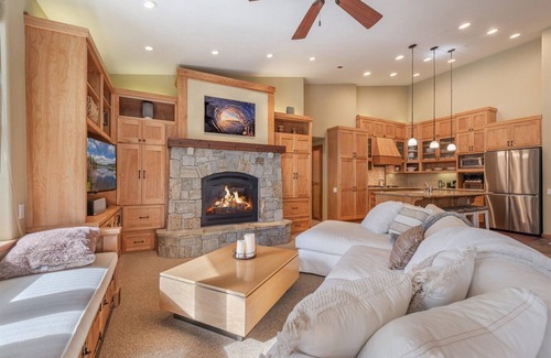 Olympic Valley Condo | VIP Tahoe Palisades Ski In Out to KT-22