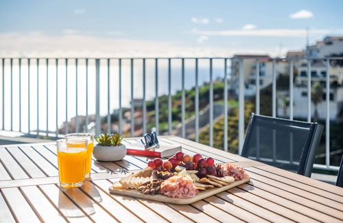 Estreito de Camara de Lobos Ski Chalet | VIRA by KAAMAH Vacation Homes