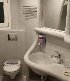 Milos Apartment | Vira Vivere Houses