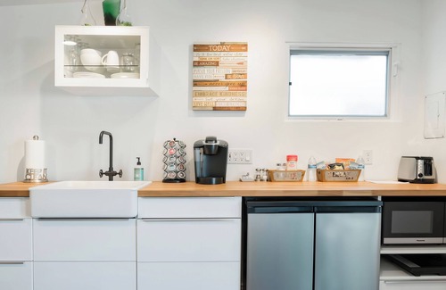 Alhambra Apartment | Visit Sports and Culture Venues from an Artful Garden Studio in Central Phoenix