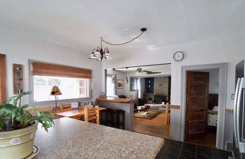 Gardiner Cabin | Visit Yellowstone with a Private Guide - Come Home to an Amazing River View