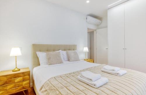 Cova da Piedade Apartment | Vita Portucale ! Almada Trendy Retreat
