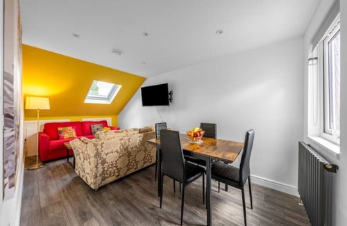 Southall Broadway House | Viti Levu House