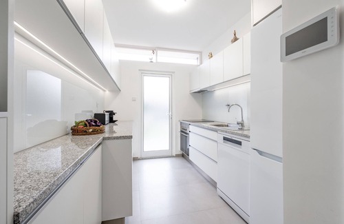 Paranhos Villa | VIVA Casa do Galo - Big family house with parking spot