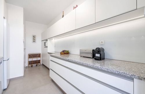 Paranhos Villa | VIVA Casa do Galo - Big family house with parking spot