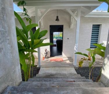 Petit-Bourg Villa | VOIR com 5 étoiles airb, Villa Zolenzo, la tête dans les montagnes, 10 pers