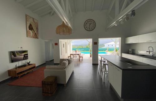 Petit-Bourg Villa | VOIR com 5 étoiles airb, Villa Zolenzo, la tête dans les montagnes, 10 pers