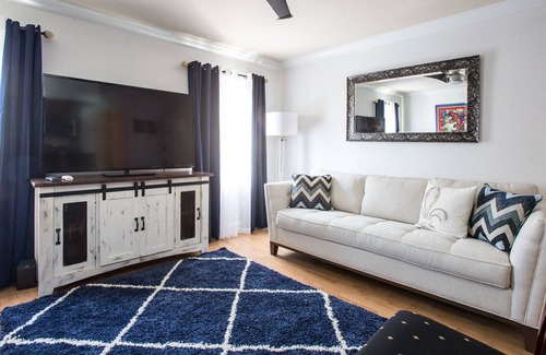 Faubourg Delassize Condo | Voted Best CONDO in NOLA! Walk to streetcar. Gated courtyard