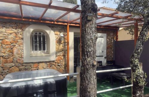 Regusse House | votre Cocon en pierre et son spa en option gîte le repos des chênes