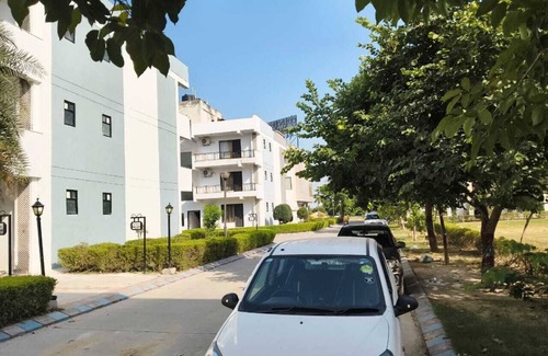 Vrindavan Hotel | Vrindavan Stays Sunrakh Bangar