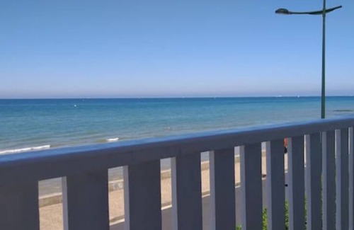 Ver-sur-Mer House | Vue Exceptionnelle en Front de Mer, 6 Personnes