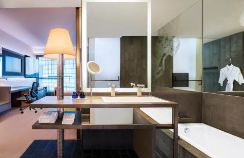 West Kowloon Hotel | W Hong Kong
