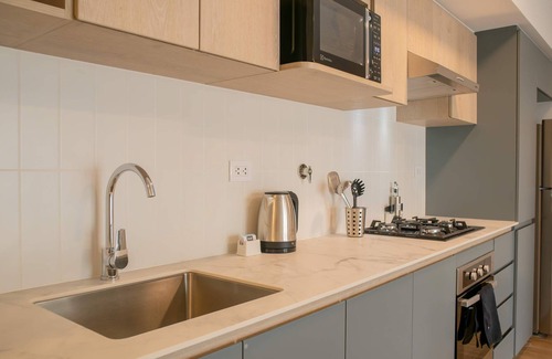 Leuro Apartment | w Inviting 2BR w Balcony in Lively Miraflores