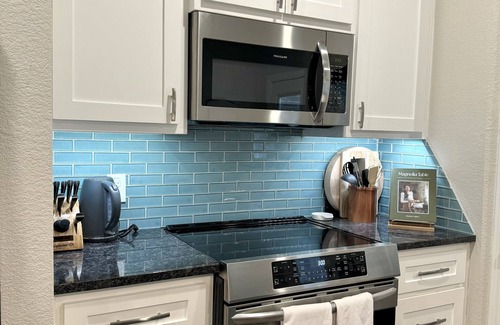 University House | Waco's Brick Beauty! 0.7 miles to Magnolia Market, 1.1 miles to Baylor!