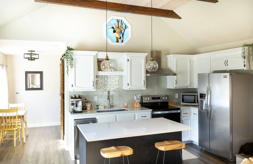 Ocean Park House | Waddle on Inn-Ocean Park Cottage