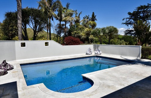 Gisborne House | WAINUI GARDEN HIDEAWAY a little gem in a garden oasis.n