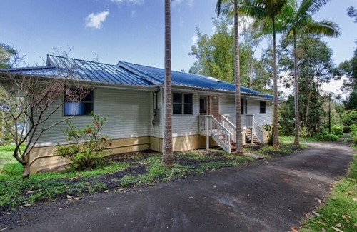 Waipio House | Waipio Valley and Ocean View