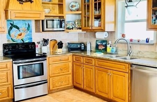 Port Mansfield House | Wake Up to a Beautiful View! 3bdrm, 2 bath. Private Fishing Pier.