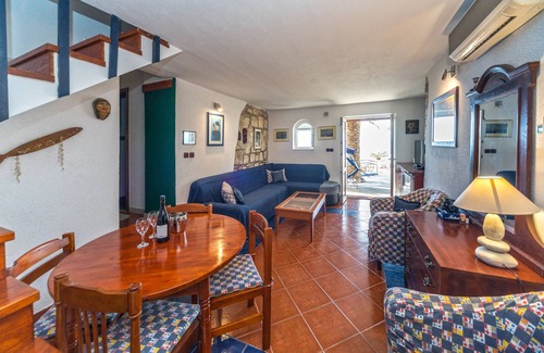 Cove Makarac (Milna) Apartment | Wake up to the sound of the waves and swim in the crystal clear sea.