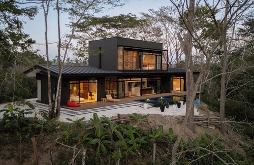 Manzanillo House | Walk 200m to the beach, ocean view Villa Murakami