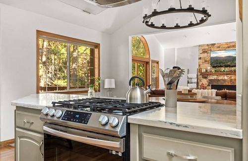 Lake Arrowhead House | Walk 2lake, Enclosed backyard w Running Stream; Dog Friendly! Large 2Story Home