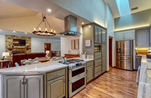 Lake Arrowhead House | Walk 2lake, Enclosed backyard w Running Stream; Dog Friendly! Large 2Story Home