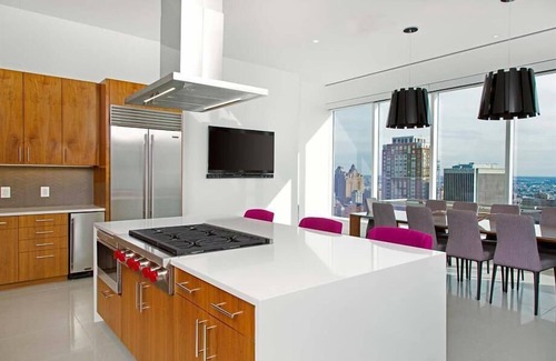 Center City West Apartment | Walk 6 mins to The Shops | Grill, Fireplace & Heating
