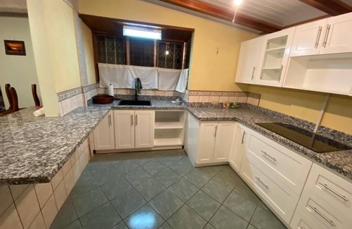 La Chorrera Condo | Walk to beach and many shops in Playas del Coco , Costa Rica