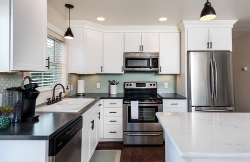 Nags Head Cottage | Walk to beach - Fire pit - Near dining & shopping